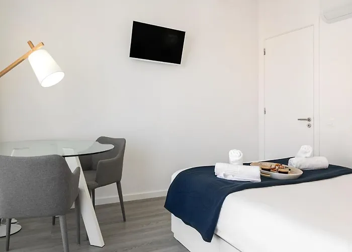 & Supertubos House Consolação